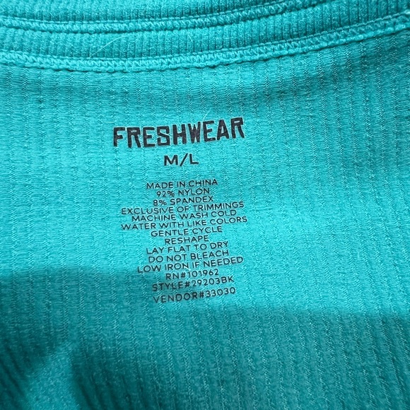 Turquoise Ribbed Tank Top - Picture 4 of 4